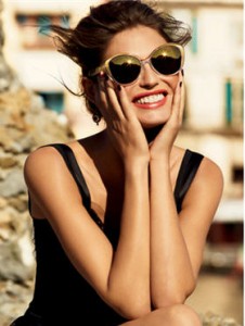 bianca_balti_dolce_gabbana_gold_edition_sunglasses